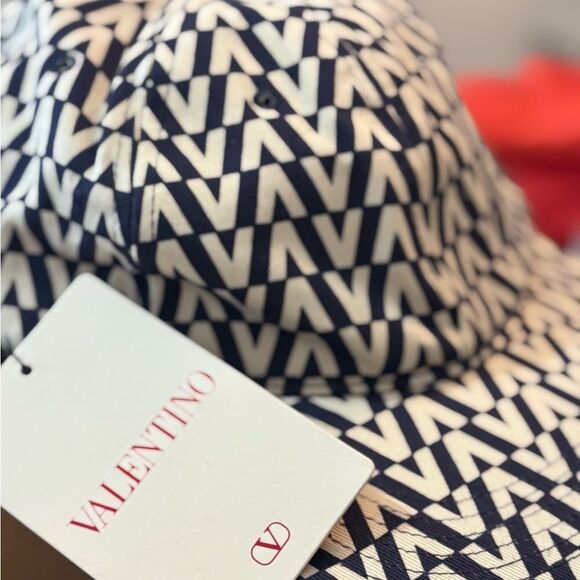 Valentino Garavani Navy and White Patterned Hat NWT - Picture 10 of 11
